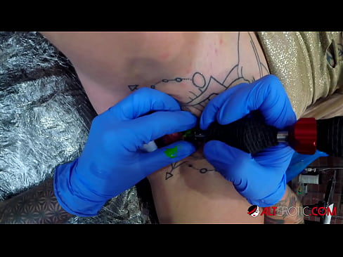 ❤️ Extremely tattooed hottie Sully Savage has a tattoo on her clitoris ❤️❌ Porno at en-gb.image-kassir.ru ️